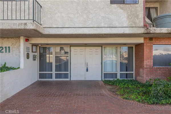 $395,000 | 7211 Cozycroft Avenue, Unit 19, Winnetka, CA 91306