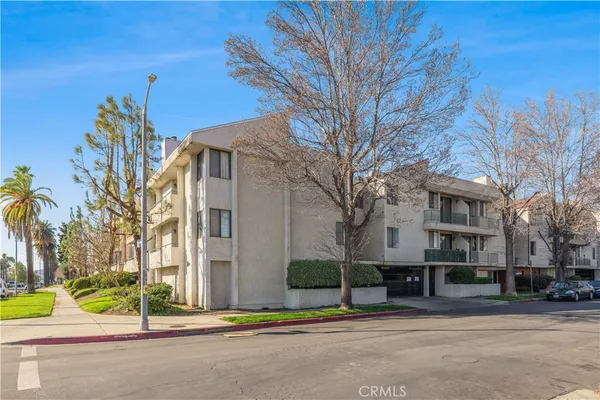 $395,000 | 7211 Cozycroft Avenue, Unit 19, Winnetka, CA 91306