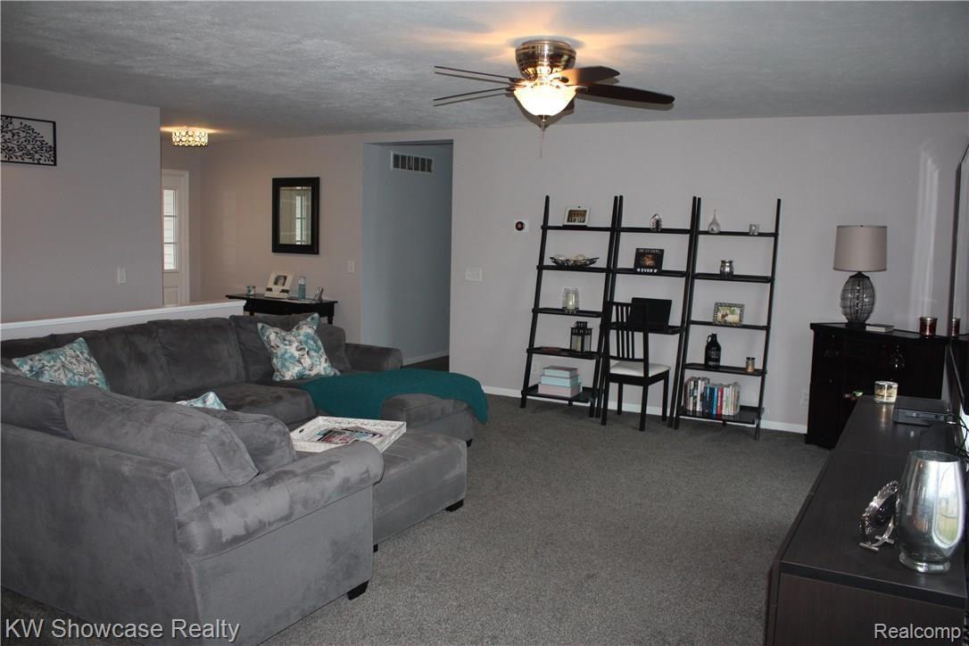 6220 Atlas Road Grand Blanc, MI 48439 - Photo 8 of 51 IMG_7800.JPG