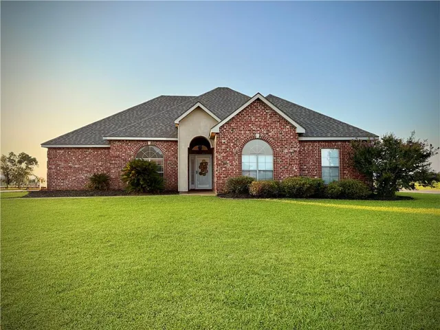 $380,000 | 189 St Andrews Drive, Alexandria, LA 71303