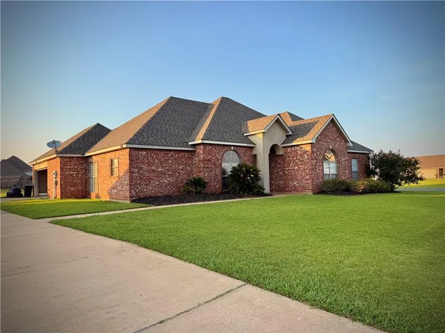 $380,000 | 189 St Andrews Drive, Alexandria, LA 71303