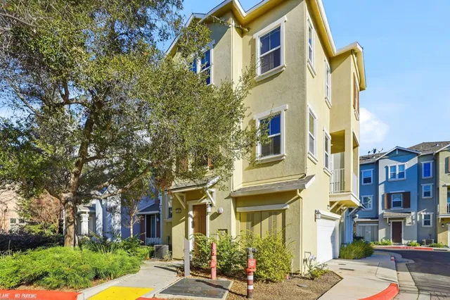 $1,475,000 | 189 Bedford Loop, Mountain View, CA 94043