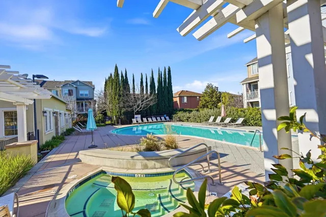 $1,475,000 | 189 Bedford Loop, Mountain View, CA 94043