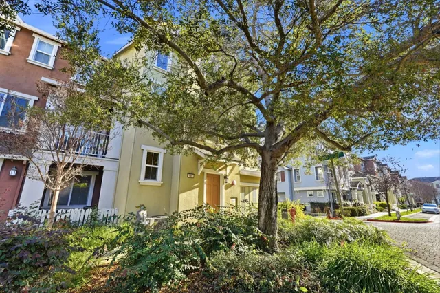 $1,475,000 | 189 Bedford Loop, Mountain View, CA 94043