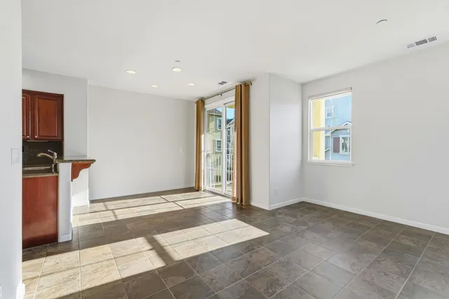 $1,475,000 | 189 Bedford Loop, Mountain View, CA 94043