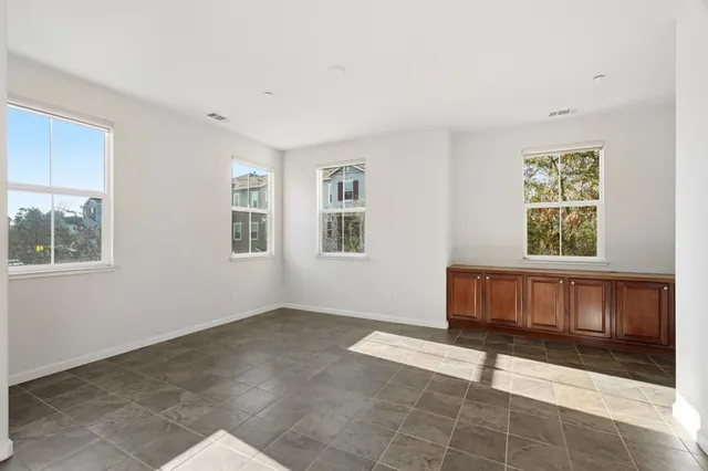 $1,475,000 | 189 Bedford Loop, Mountain View, CA 94043