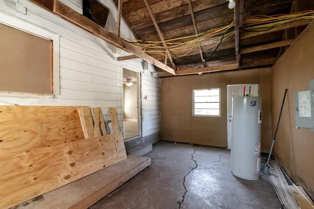 $1,600 | 207 Hackberry Street, Terrell, TX 75160