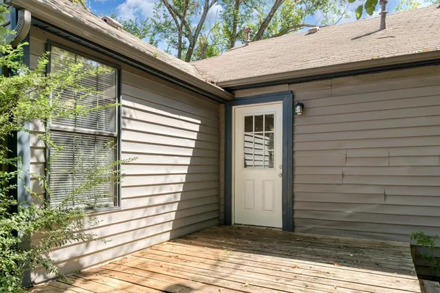 $1,600 | 207 Hackberry Street, Terrell, TX 75160