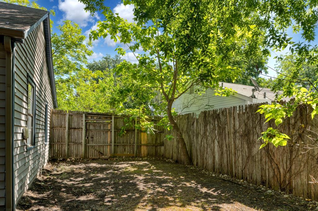 207 Hackberry Street Terrell, TX 75160 - Photo 20 of 24