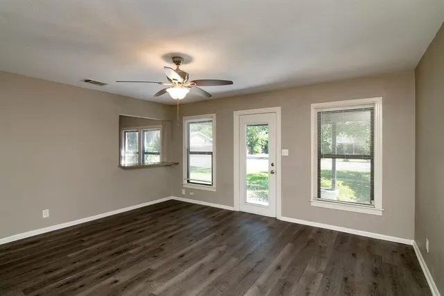 $1,600 | 207 Hackberry Street, Terrell, TX 75160