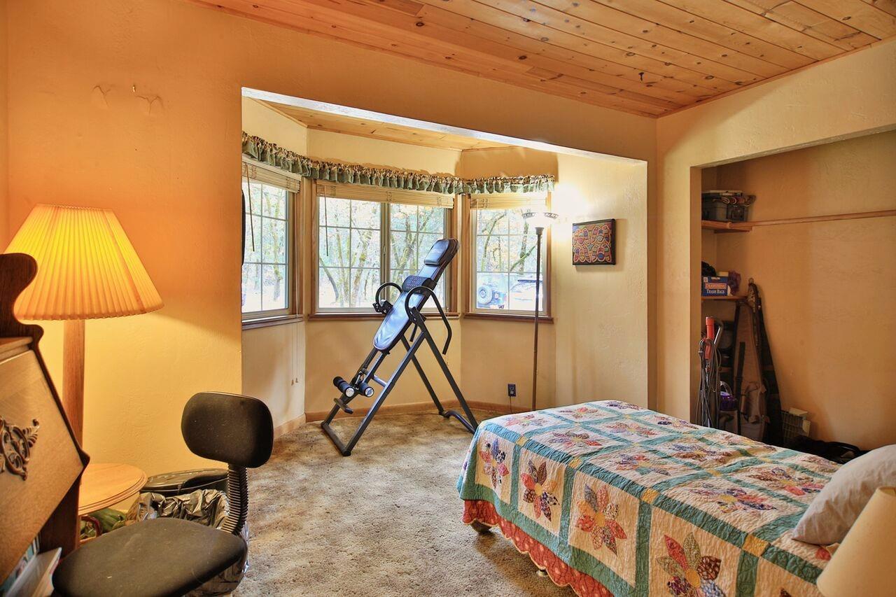 522 Glendon Road Cave Junction, OR 97523 - Photo 11 of 16 Additional Photo