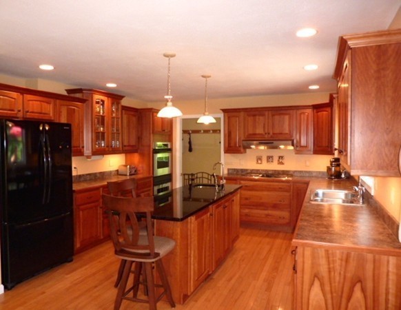 4 Jamie Road Dunstable, MA 01827 - Photo 3 of 25 Gallery Image 3