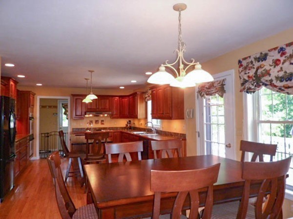 4 Jamie Road Dunstable, MA 01827 - Photo 4 of 25 Gallery Image 4