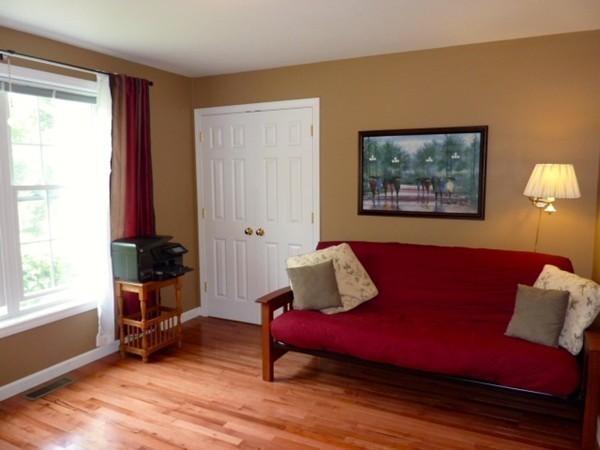4 Jamie Road Dunstable, MA 01827 - Photo 7 of 25 Gallery Image 7