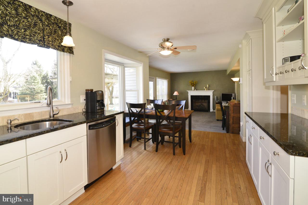 13366 Point Rider Lane Herndon, VA 20171 - Photo 5 of 40 Kitchen Breakfast Area View in Family Room