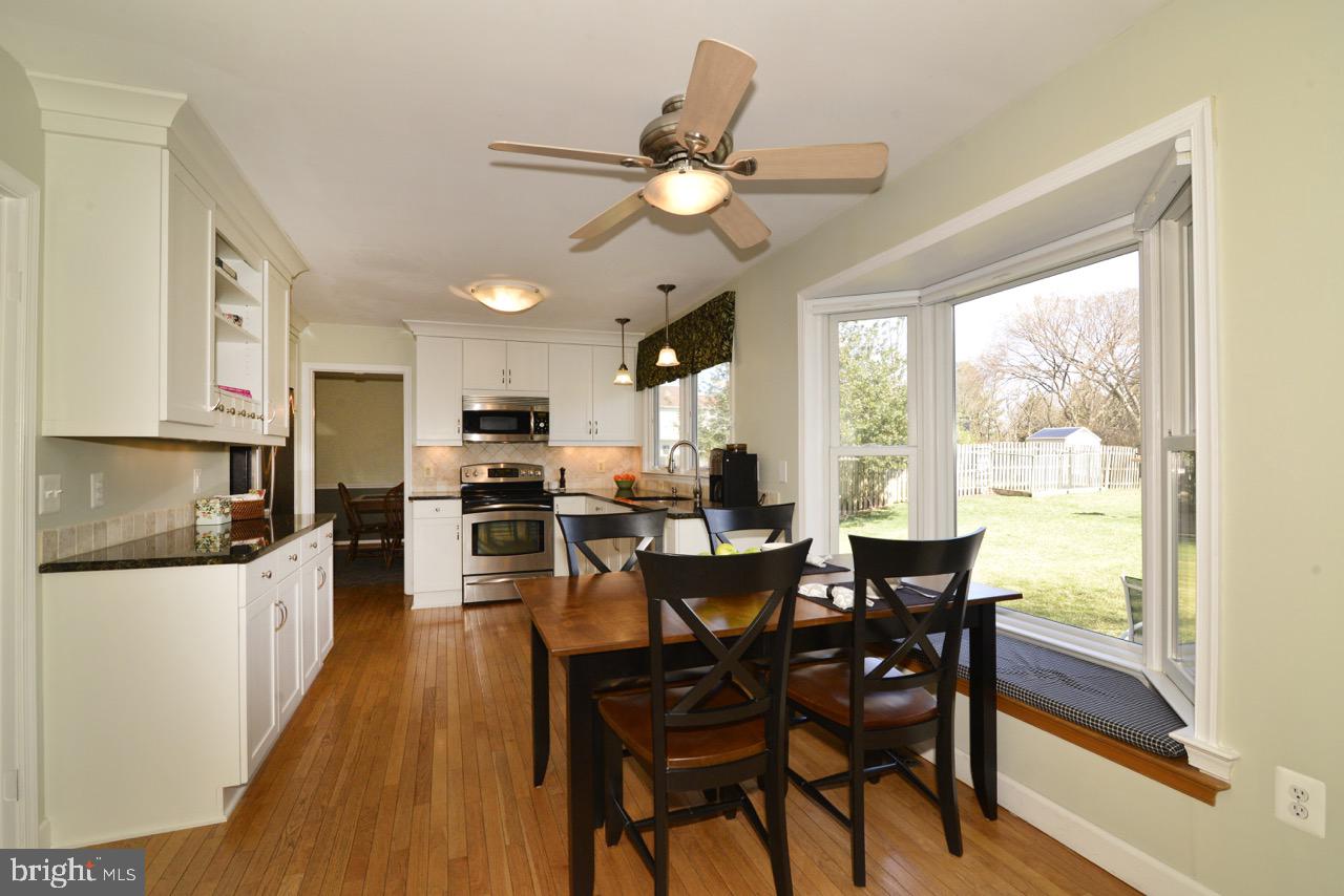 13366 Point Rider Lane Herndon, VA 20171 - Photo 6 of 40 Kitchen Bay Window Looks out on Backyard