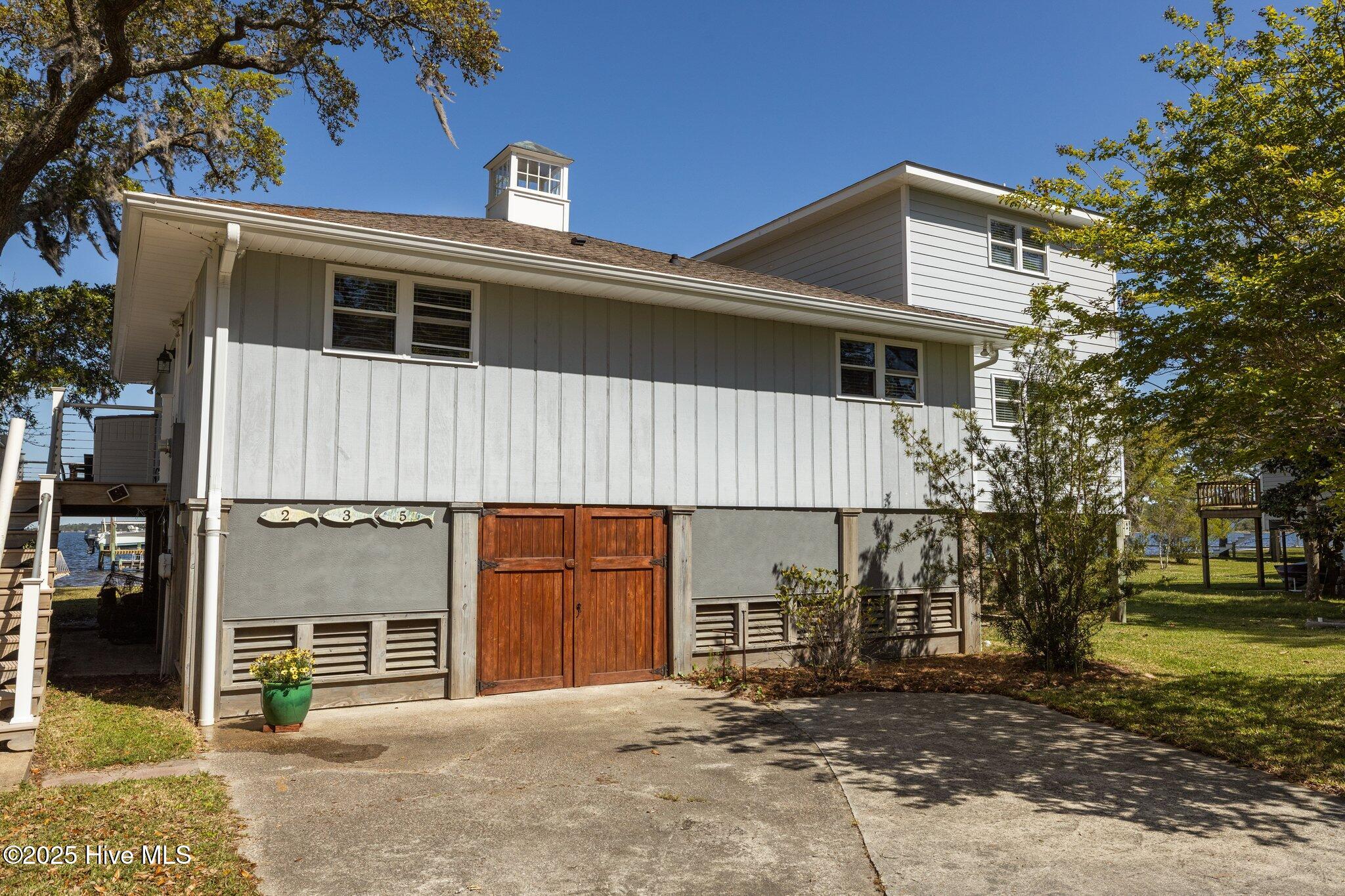 235 Creek Road Beaufort, NC 28516 - Photo 1 of 54 Welcome to 235 Creek Road