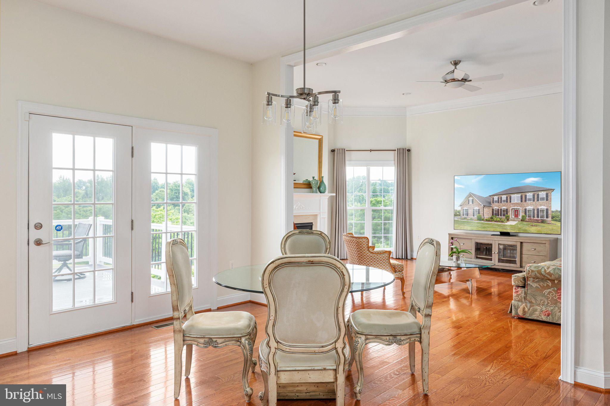 38786 Rambling Farm Drive Hamilton, VA 20158 - Photo 25 of 97 Table space in kitchen overlooks deck