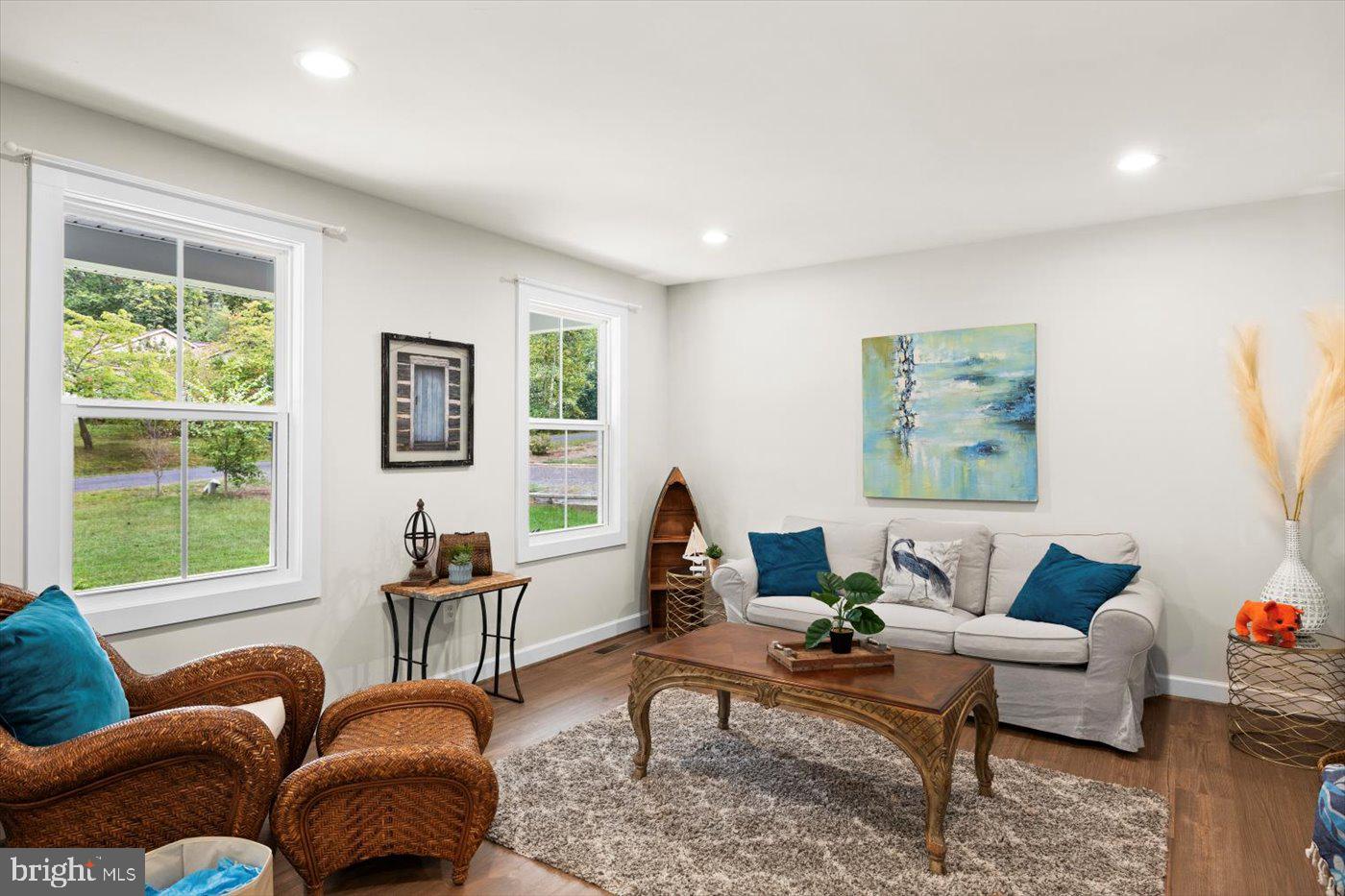 537 Monticello Circle Locust Grove, VA 22508 - Photo 15 of 107 a living room with furniture and a window