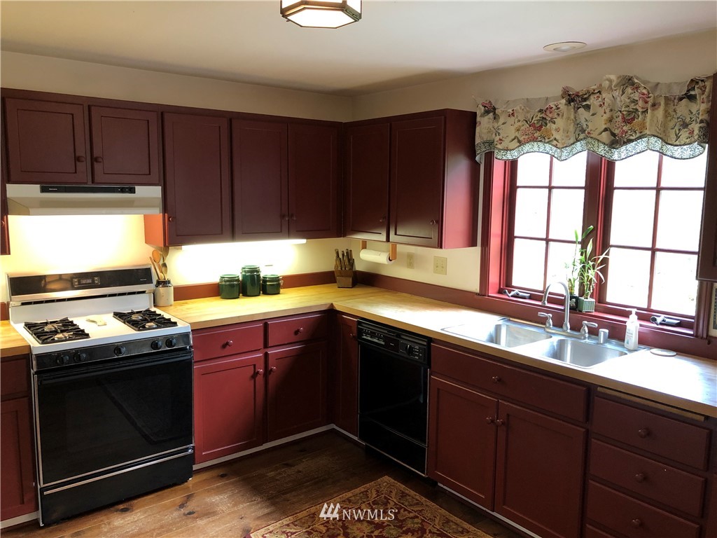 18232 Dubuque Road Snohomish, WA 98290 - Photo 7 of 40 Gallery Image 7