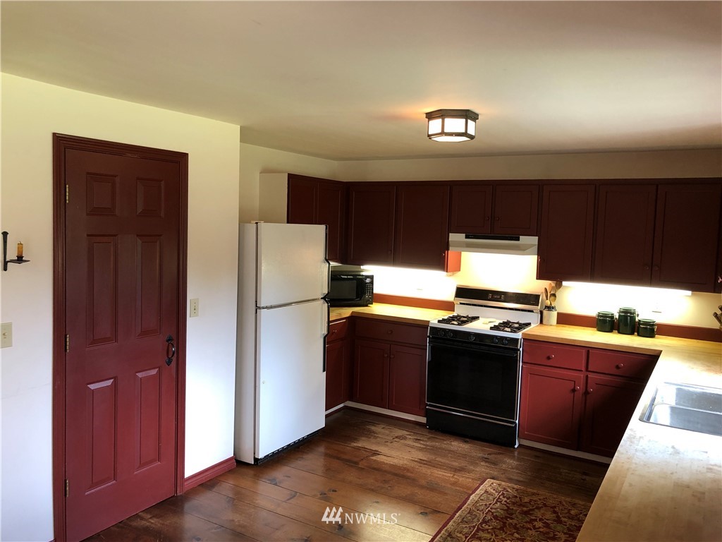 18232 Dubuque Road Snohomish, WA 98290 - Photo 8 of 40 Gallery Image 8