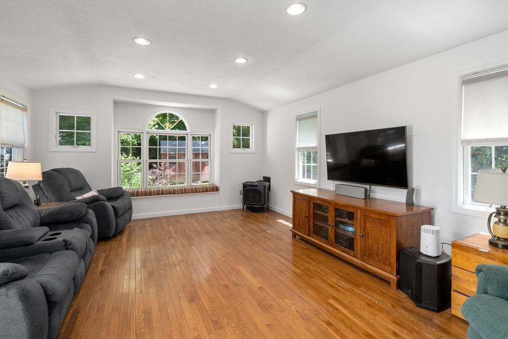 10 Barnesdale Road Natick, MA 01760 - Photo 11 of 24 Gallery Image 11