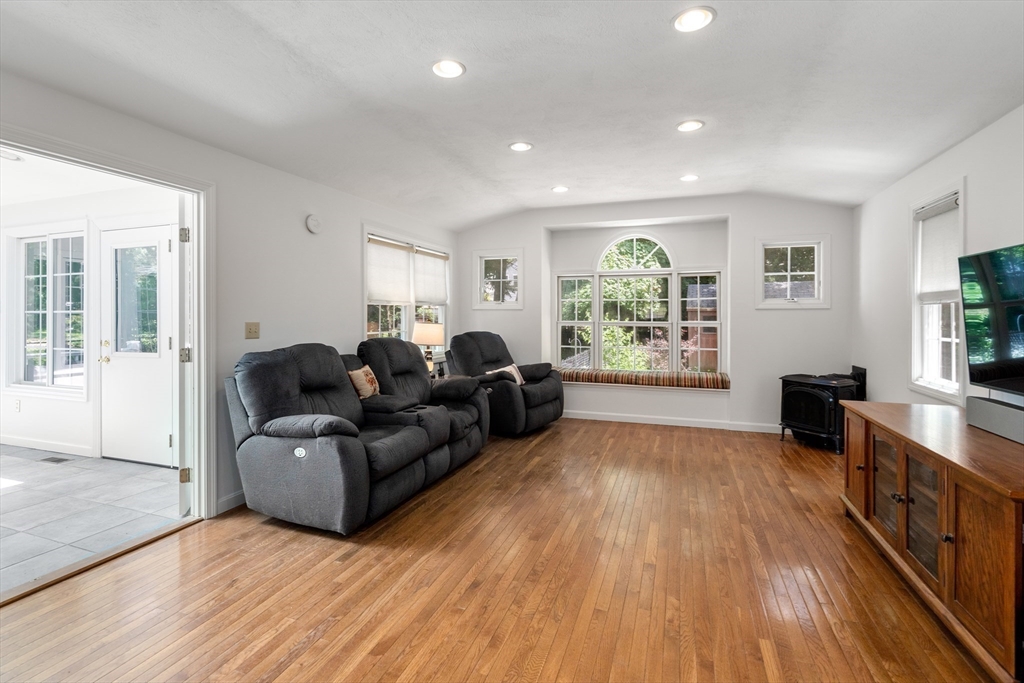 10 Barnesdale Road Natick, MA 01760 - Photo 12 of 24 Gallery Image 12