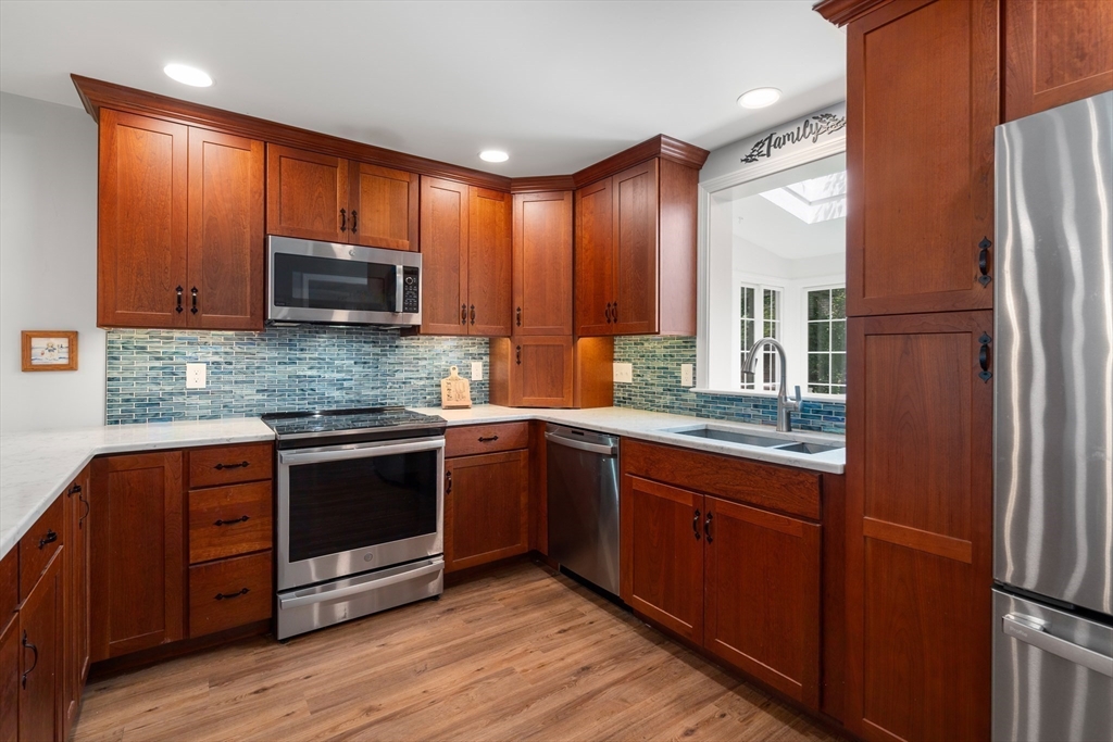 10 Barnesdale Road Natick, MA 01760 - Photo 5 of 24 Gallery Image 5