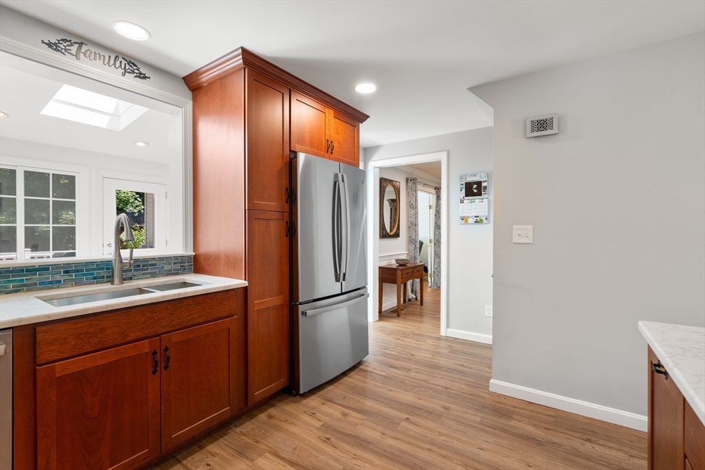 10 Barnesdale Road Natick, MA 01760 - Photo 6 of 24 Gallery Image 6