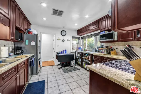 $1,195,000 | 10205 Fairgrove Avenue, Tujunga, CA 91042