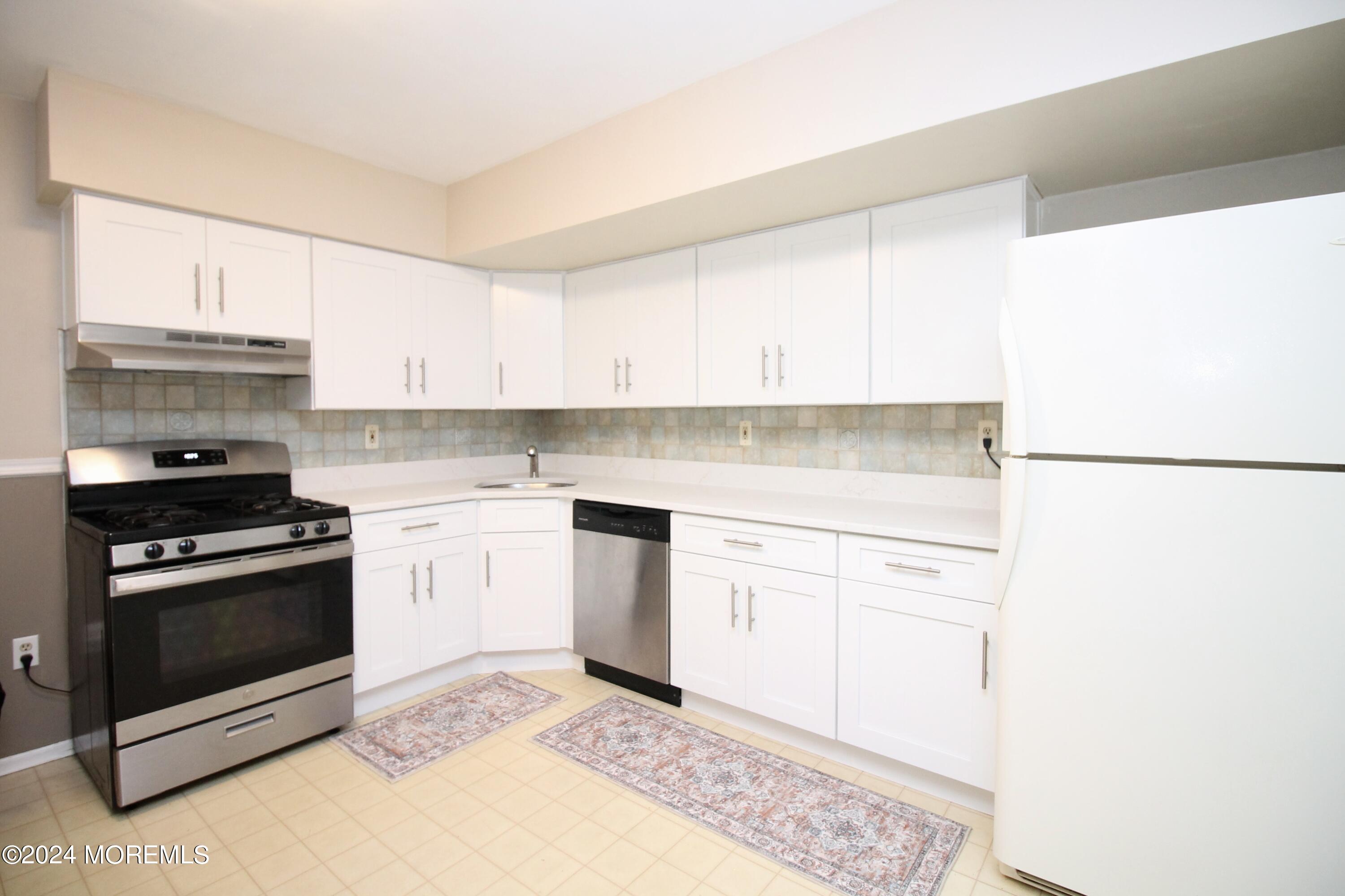125 Creek Road, Unit 517 Brick, NJ 08724 - Photo 12 of 32 5163307A-8BF7-45D9-8208-1557EEB911A5_1_2