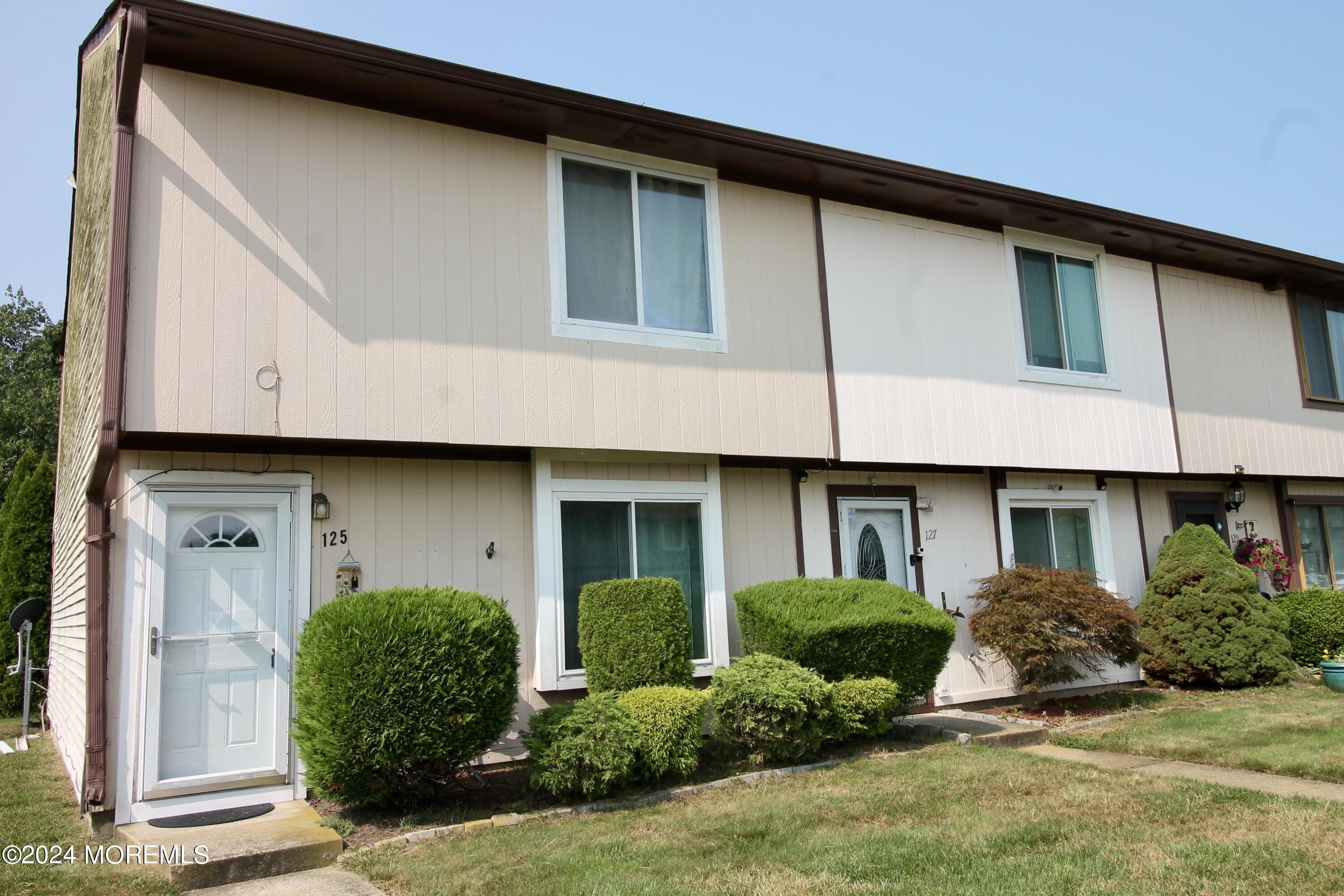 125 Creek Road, Unit 517 Brick, NJ 08724 - Photo 3 of 32 B9CF669C-3E18-40EC-80DA-108544A64465_1_2