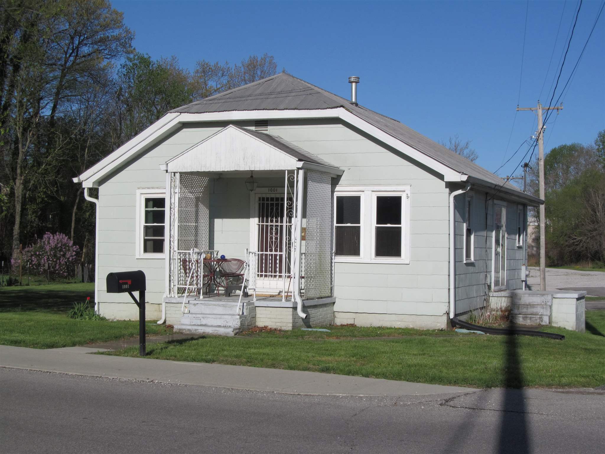 1001 R Street Bedford, IN 47421 - Photo 1 of 26 Gallery Image 1