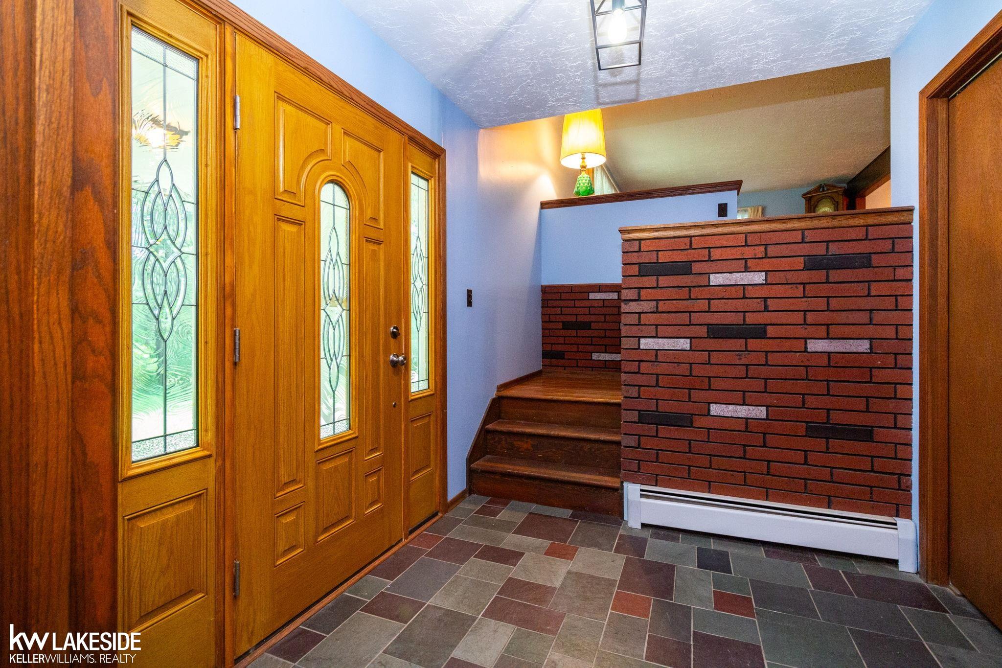 2488 Brighton Road Howell, MI 48843 - Photo 7 of 54 50145920-cf23649c-97ba-4837-ab85-1609aafec4f7.JPG
