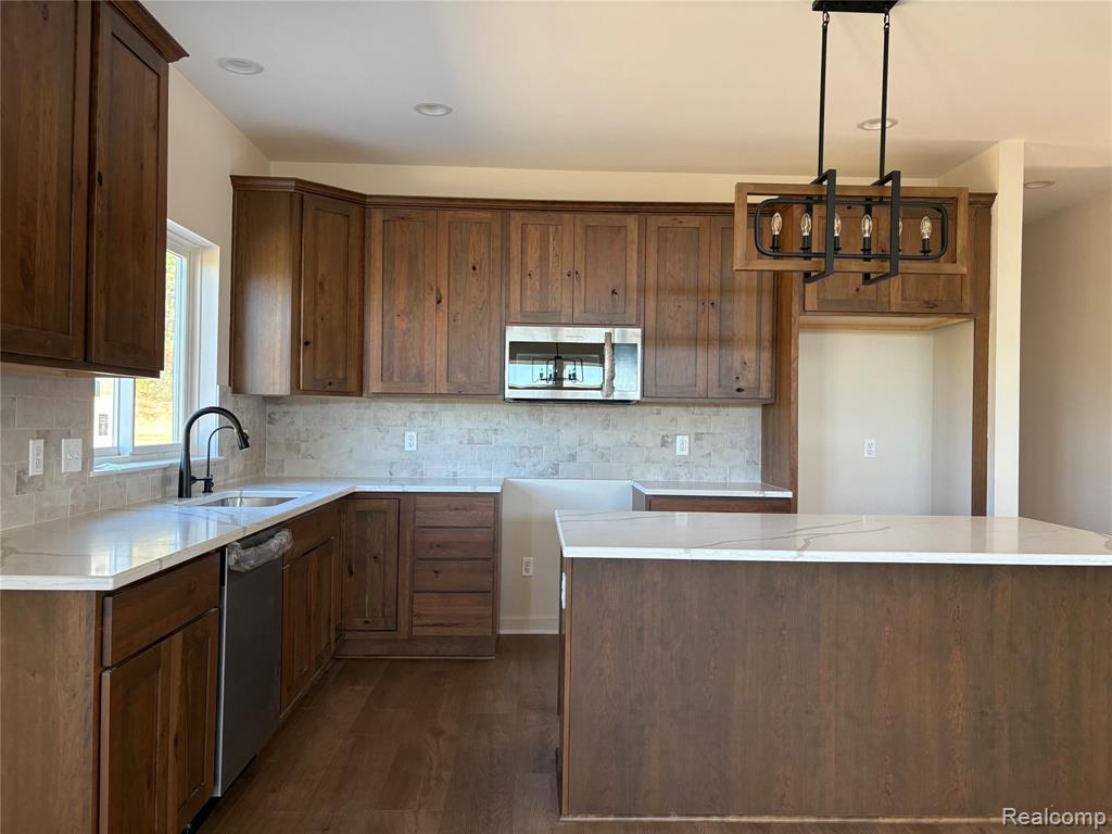 9931 Quarry Ridge Road Clarkston, MI 48346 - Photo 17 of 46