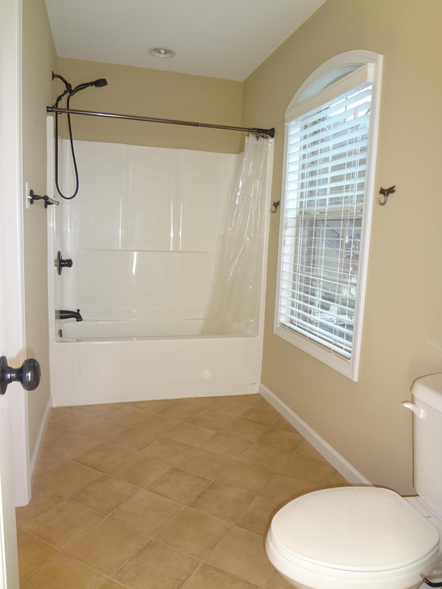 11616 Edison Road Knoxville, TN 37932 - Photo 32 of 40 Separate shower & toilet room