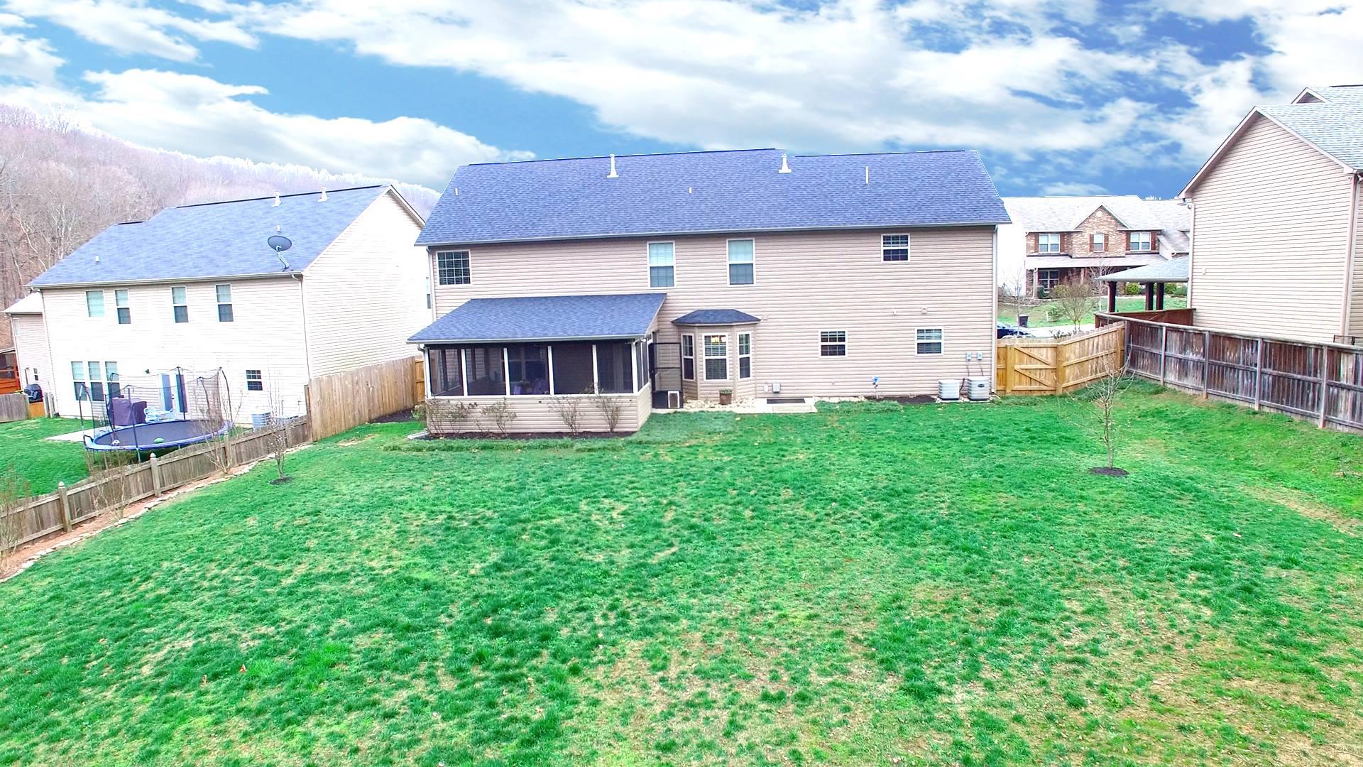 11616 Edison Road Knoxville, TN 37932 - Photo 39 of 40 Large back yard