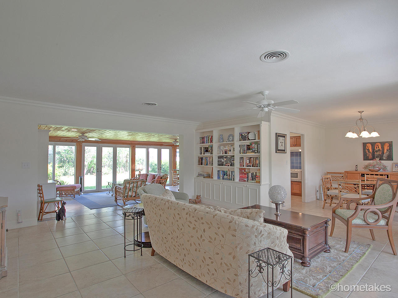 817 Southwest 7th Street Boca Raton, FL 33486 - Photo 4 of 13 817 SW 7th st living area