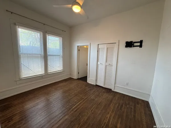 $1,695 | 511 North Monumental Street, San Antonio, TX 78202