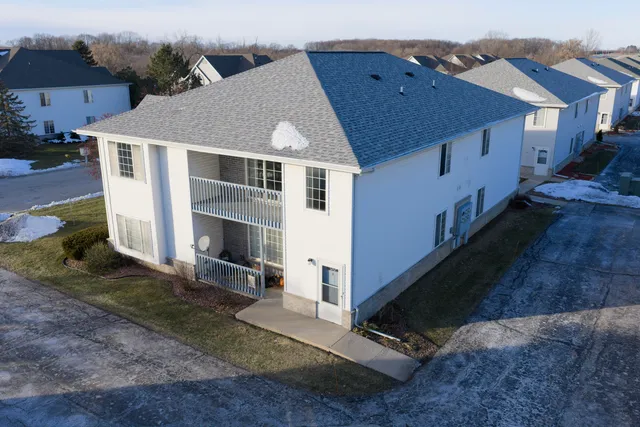 $224,900 | 903 Fox Creek Drive, Unit 3, Watertown, WI 53098