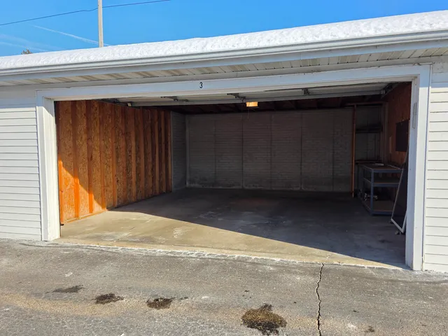 $224,900 | 903 Fox Creek Drive, Unit 3, Watertown, WI 53098