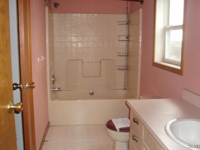 201 Johnson Road Bangor, PA 18013 - Photo 6 of 10 Gallery Image 6