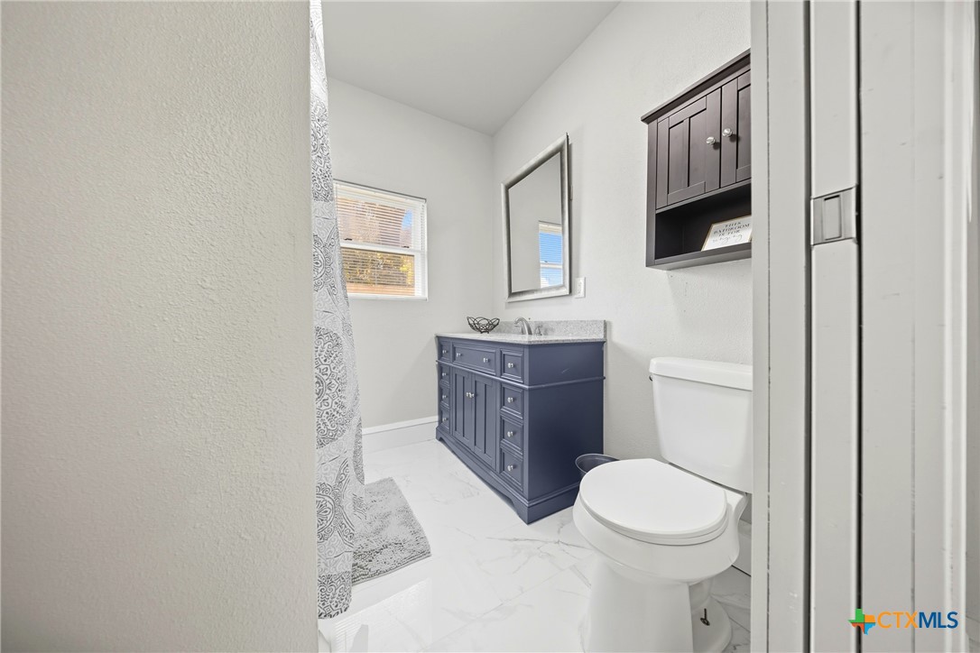 1202 South 7th Street Temple, TX 76504 - Photo 17 of 33 Bathroom