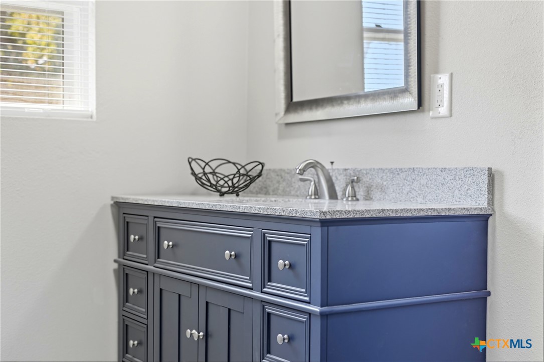 1202 South 7th Street Temple, TX 76504 - Photo 18 of 33 Bathroom