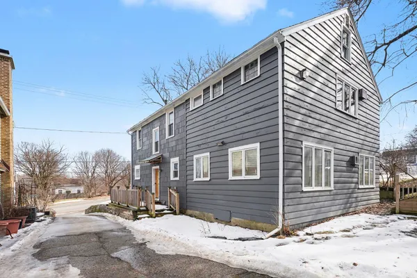 $170,000 | 2326 South Burdick Street, Kalamazoo, MI 49001