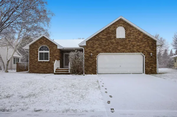 $420,000 | 1202 41st Avenue North, Fargo, ND 58102