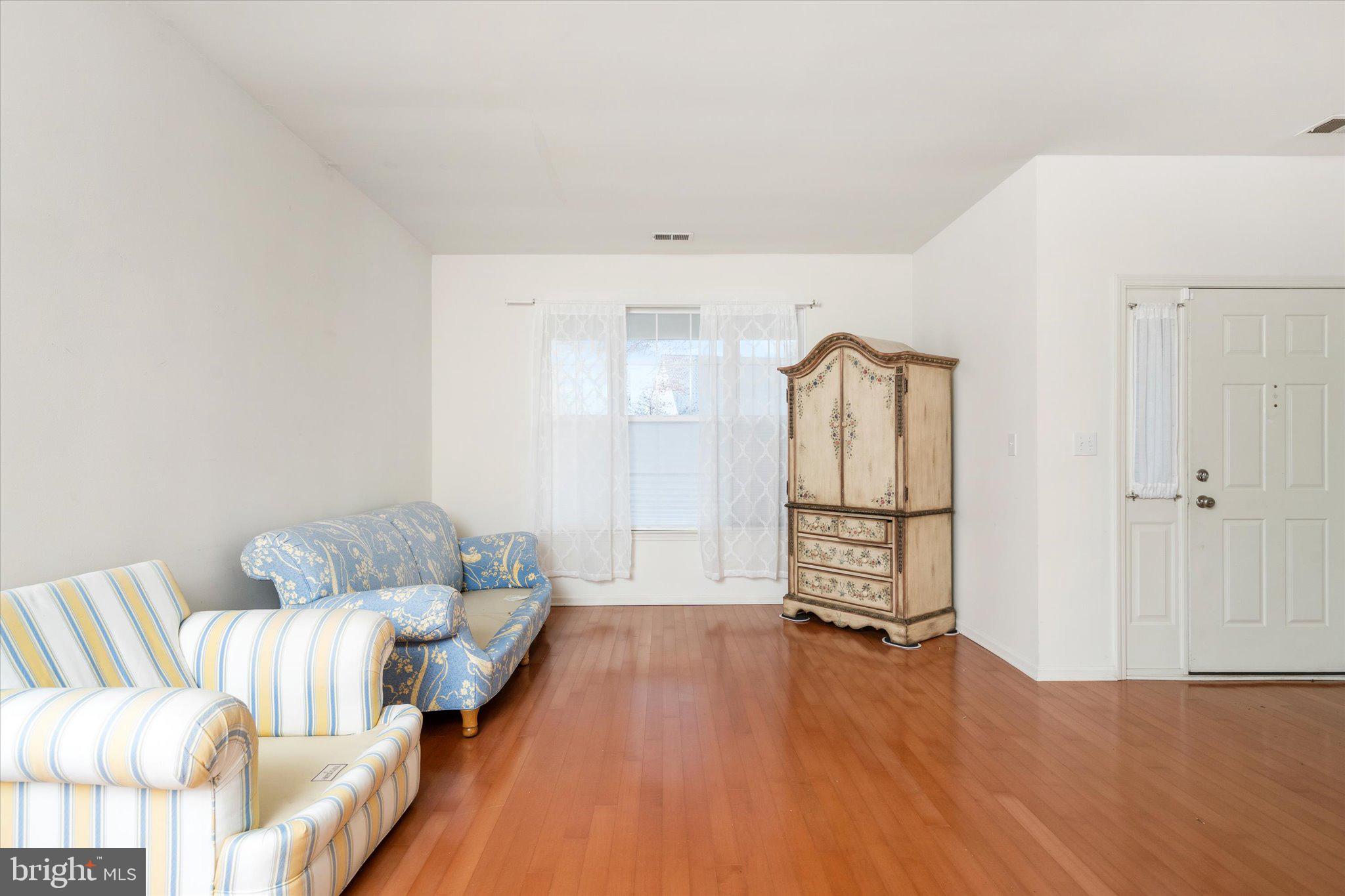 19 Stanford Road East Pennington, NJ 08534 - Photo 5 of 41 Gallery Image 5