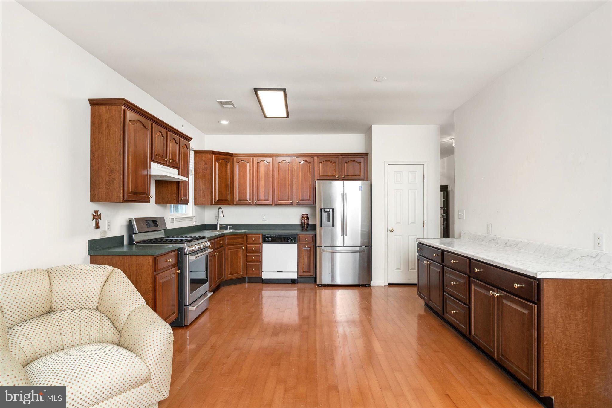 19 Stanford Road East Pennington, NJ 08534 - Photo 8 of 41 Gallery Image 8