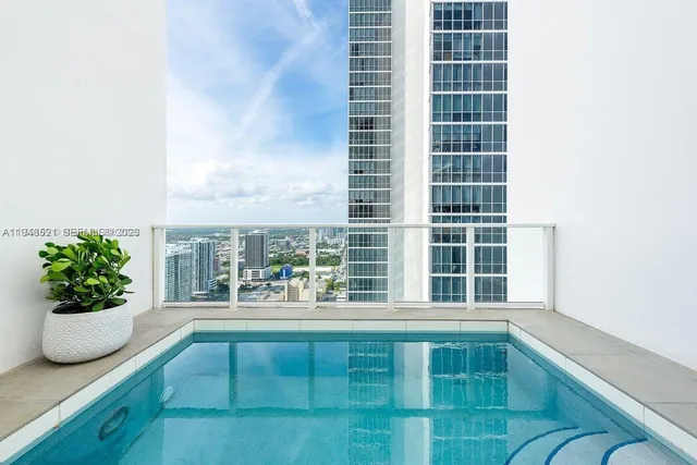 $26,000 | 1040 Biscayne Boulevard, Unit 4403, Miami, FL 33132