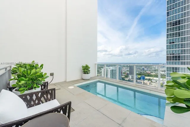 $26,000 | 1040 Biscayne Boulevard, Unit 4403, Miami, FL 33132